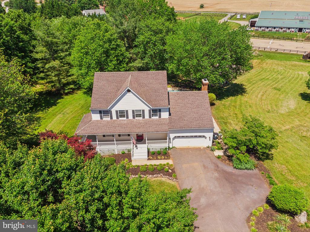 7708 CASTLEBURY COURT