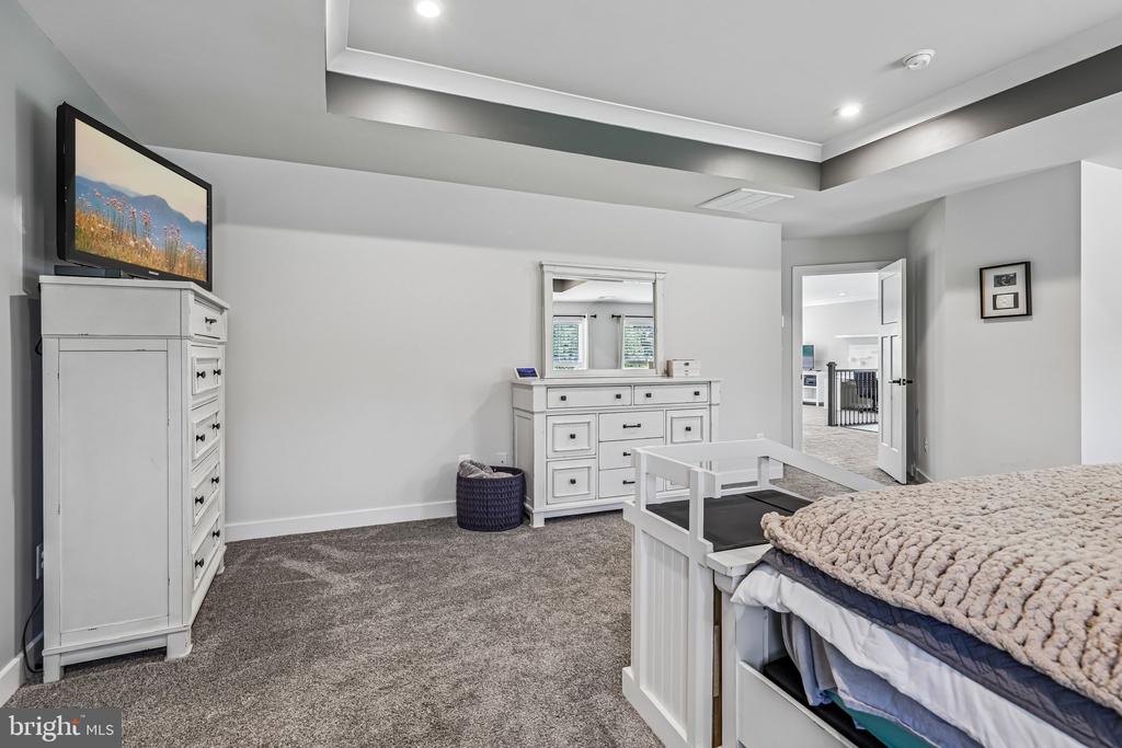 7471 LAKE WILLOW COURT