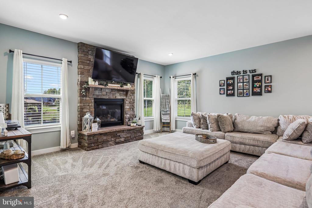 7471 LAKE WILLOW COURT