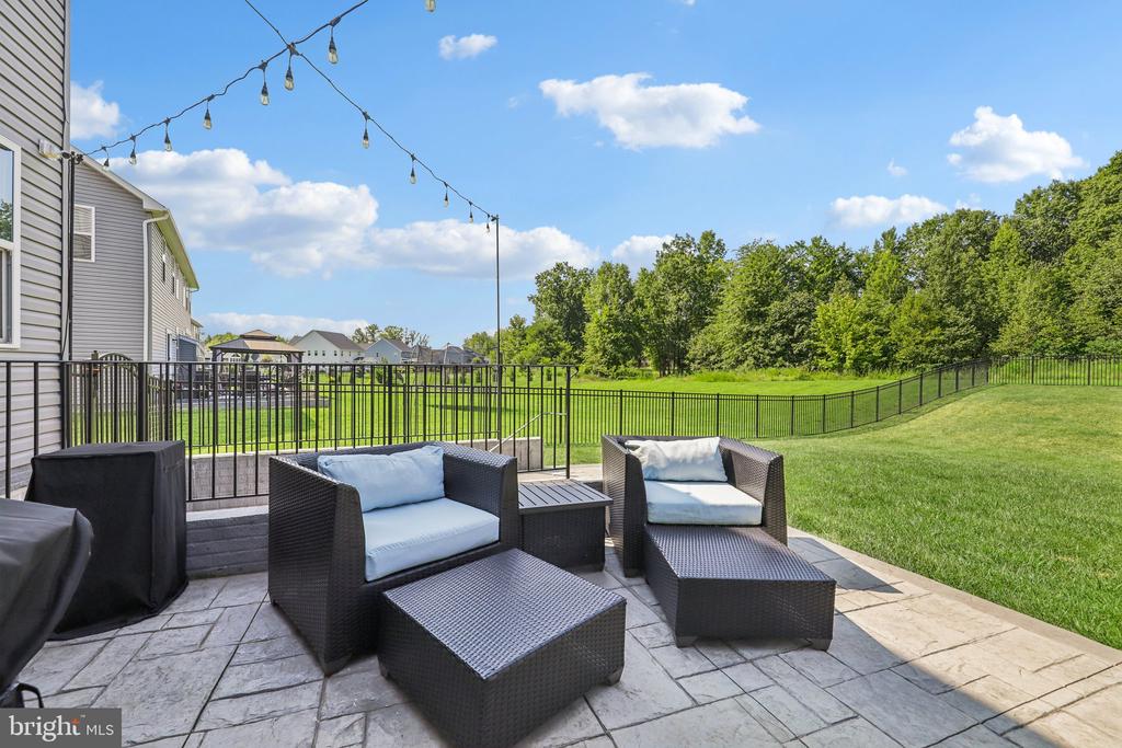 7471 LAKE WILLOW COURT