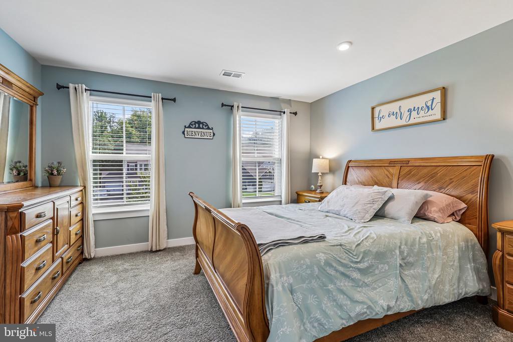 7471 LAKE WILLOW COURT