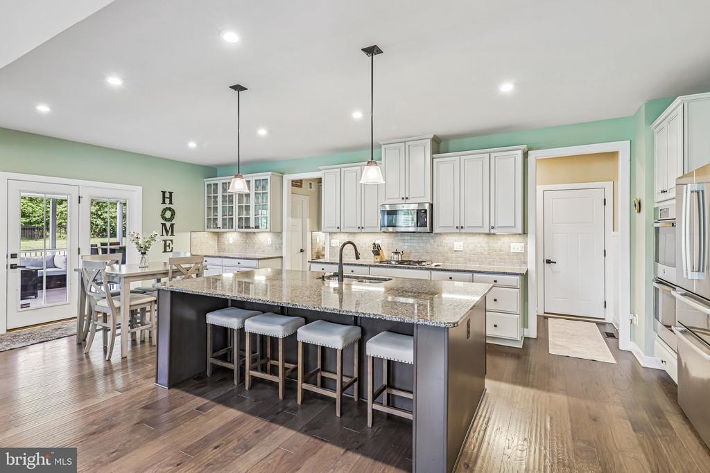 7471 LAKE WILLOW COURT