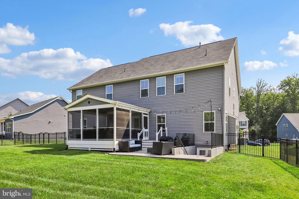 7471 LAKE WILLOW COURT