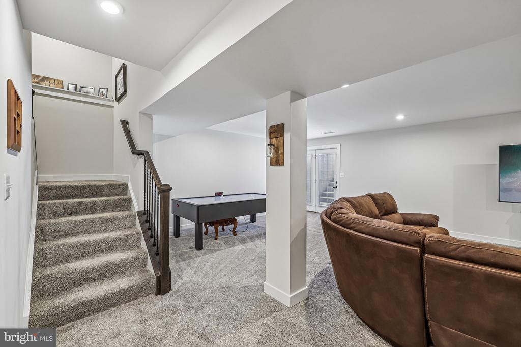 7471 LAKE WILLOW COURT