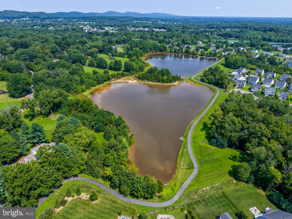7471 LAKE WILLOW COURT