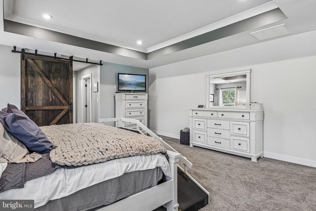 7471 LAKE WILLOW COURT