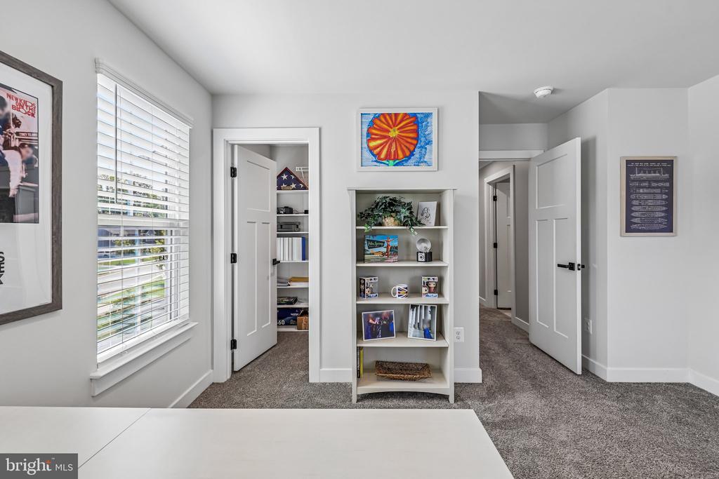 7471 LAKE WILLOW COURT