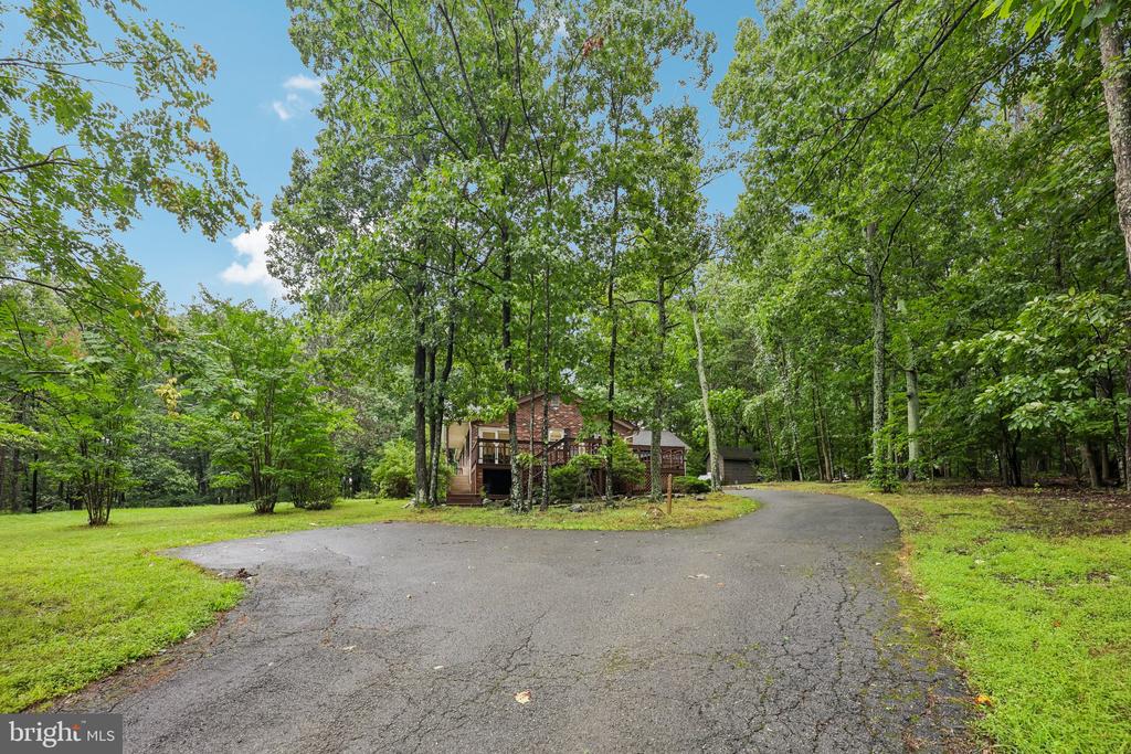 5250 DAPPLE LANE