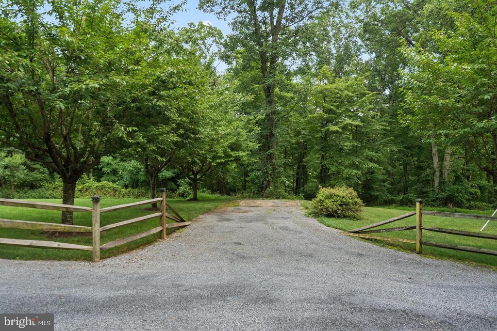 9808 TIMBER HEIGHTS