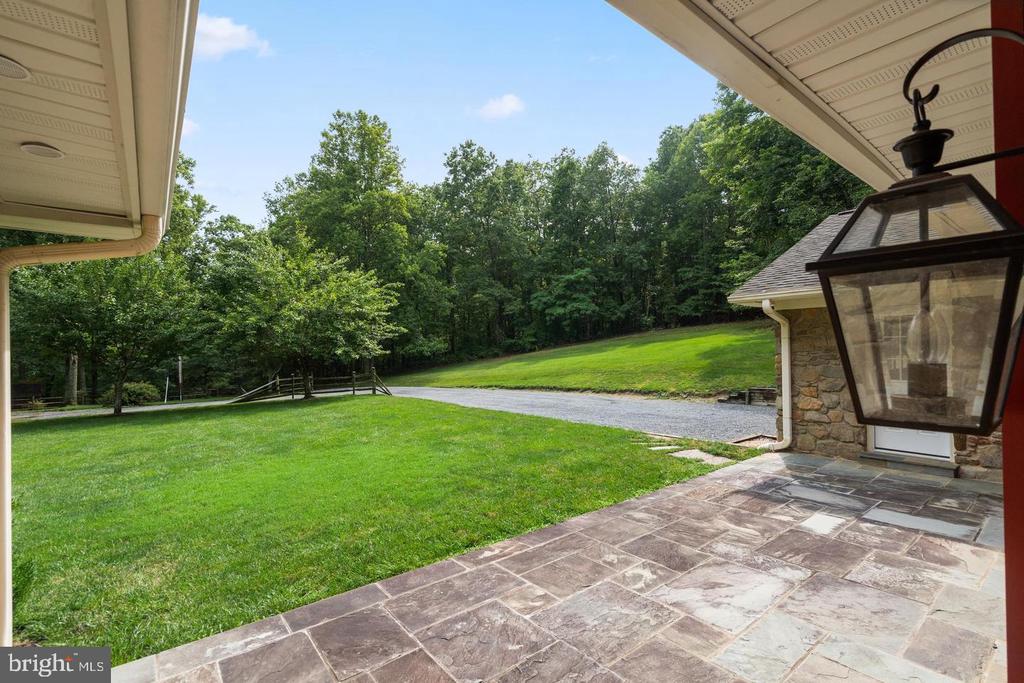 9808 TIMBER HEIGHTS