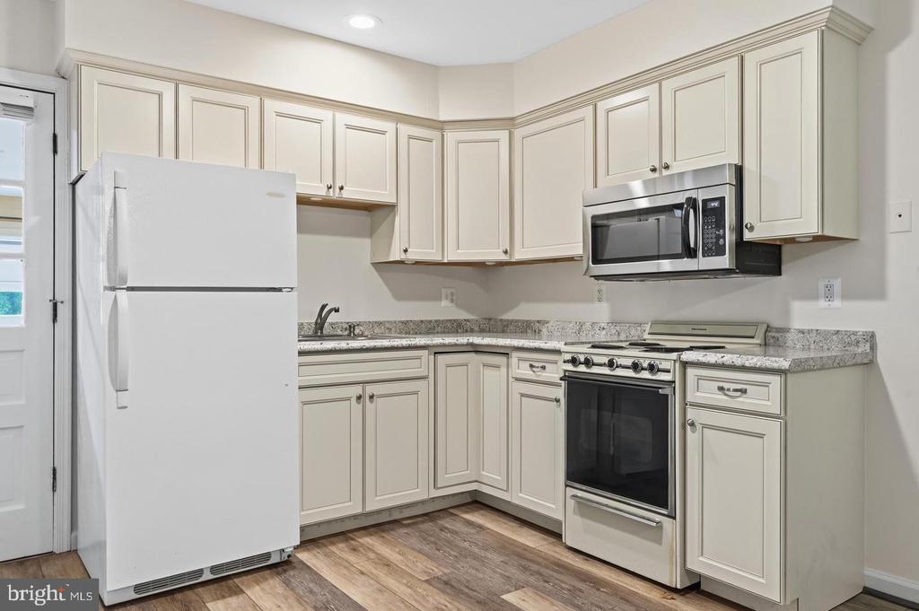 9808 TIMBER HEIGHTS