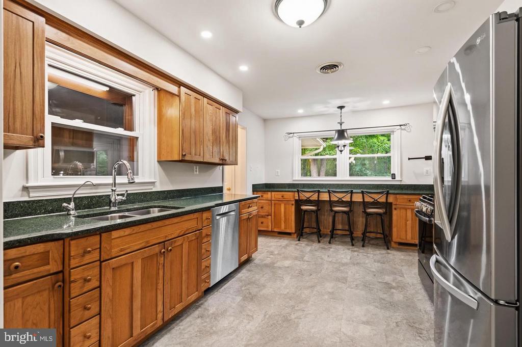 9808 TIMBER HEIGHTS