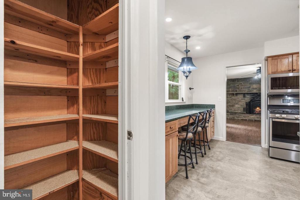 9808 TIMBER HEIGHTS