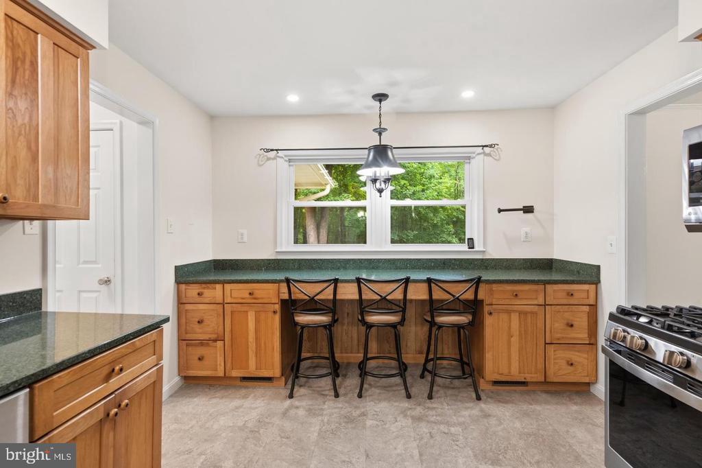 9808 TIMBER HEIGHTS