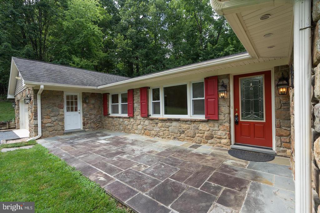 9808 TIMBER HEIGHTS