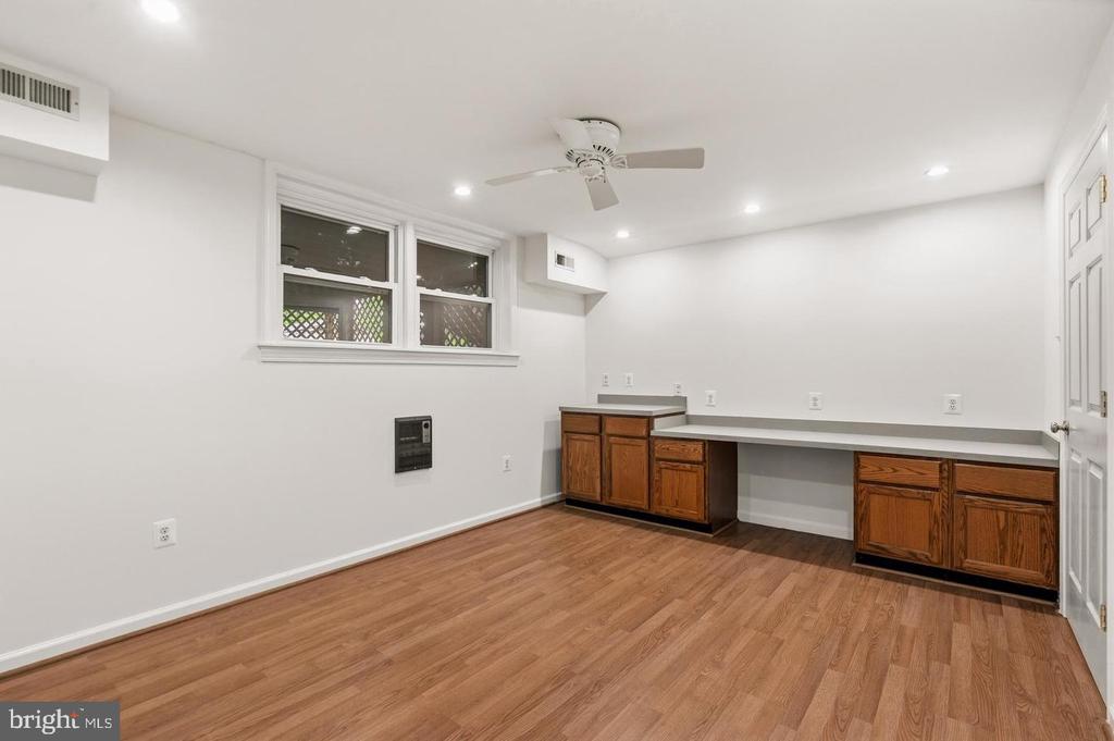 9808 TIMBER HEIGHTS