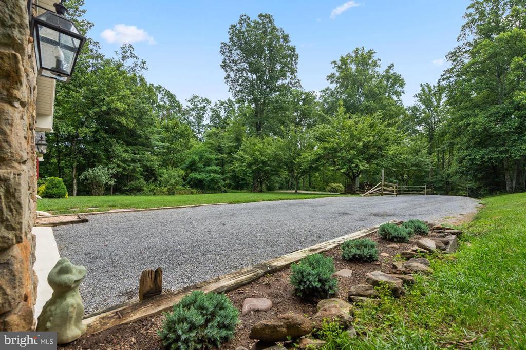 9808 TIMBER HEIGHTS