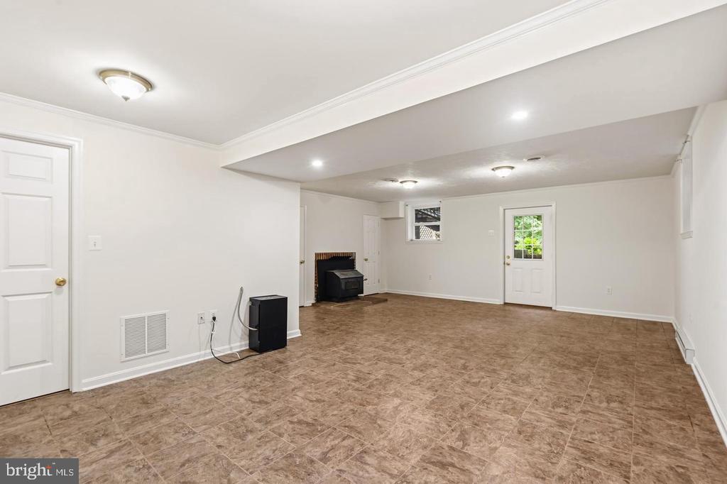 9808 TIMBER HEIGHTS