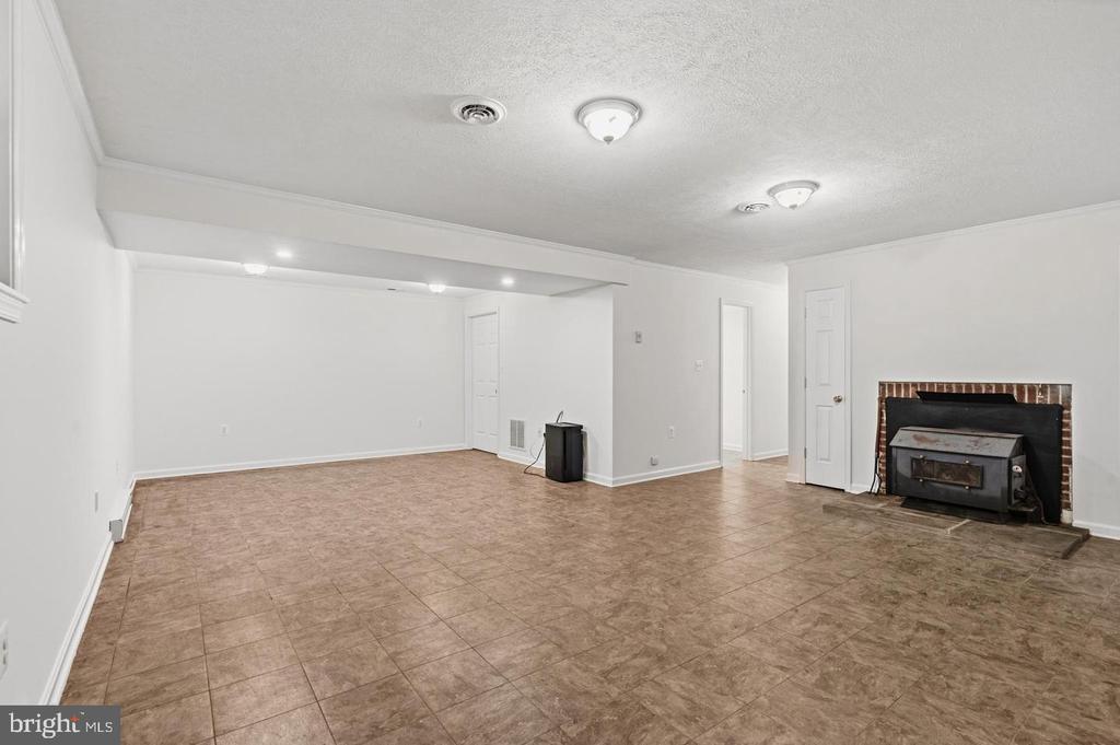9808 TIMBER HEIGHTS