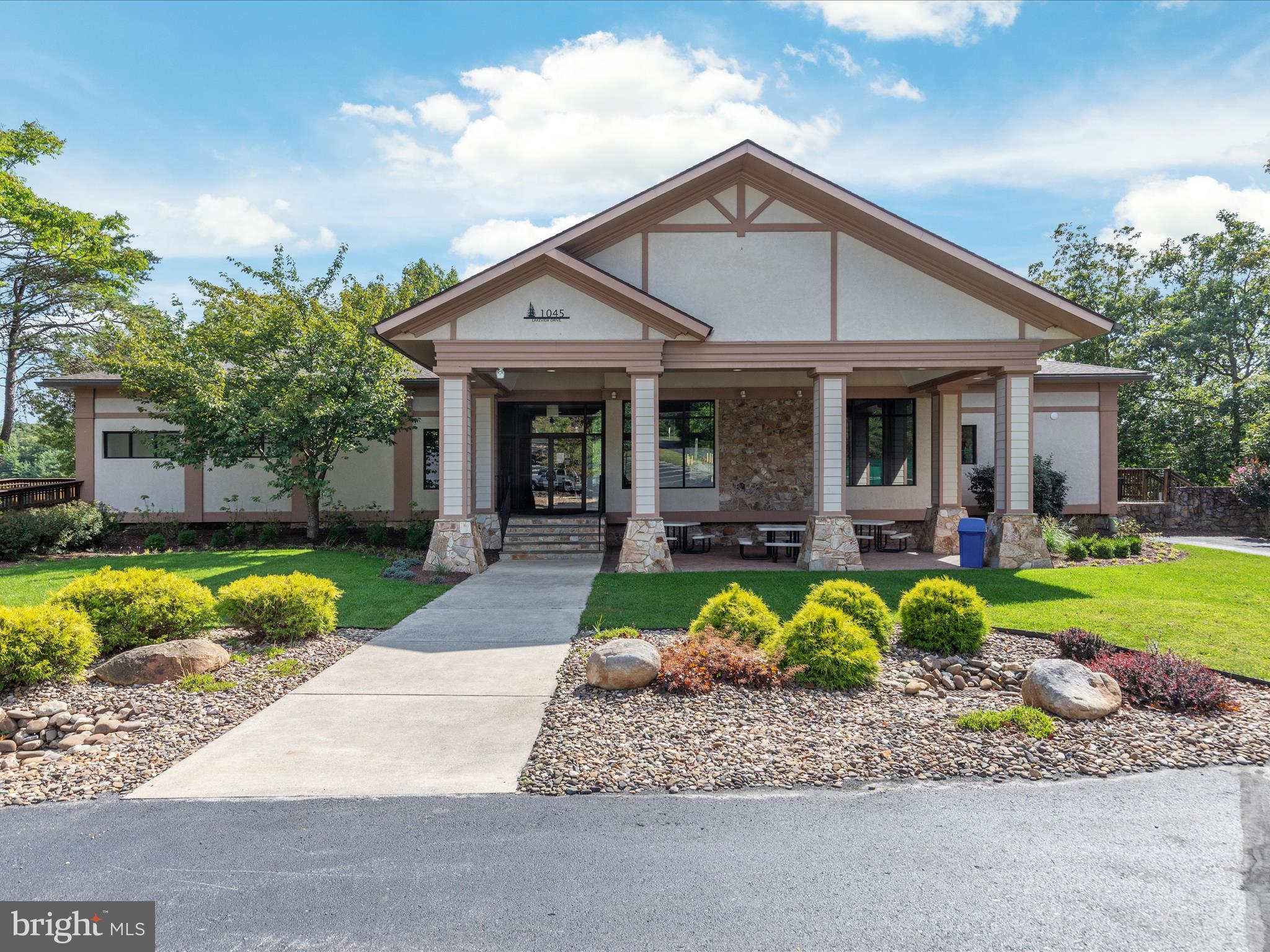 228 SUNSET CIRCLE