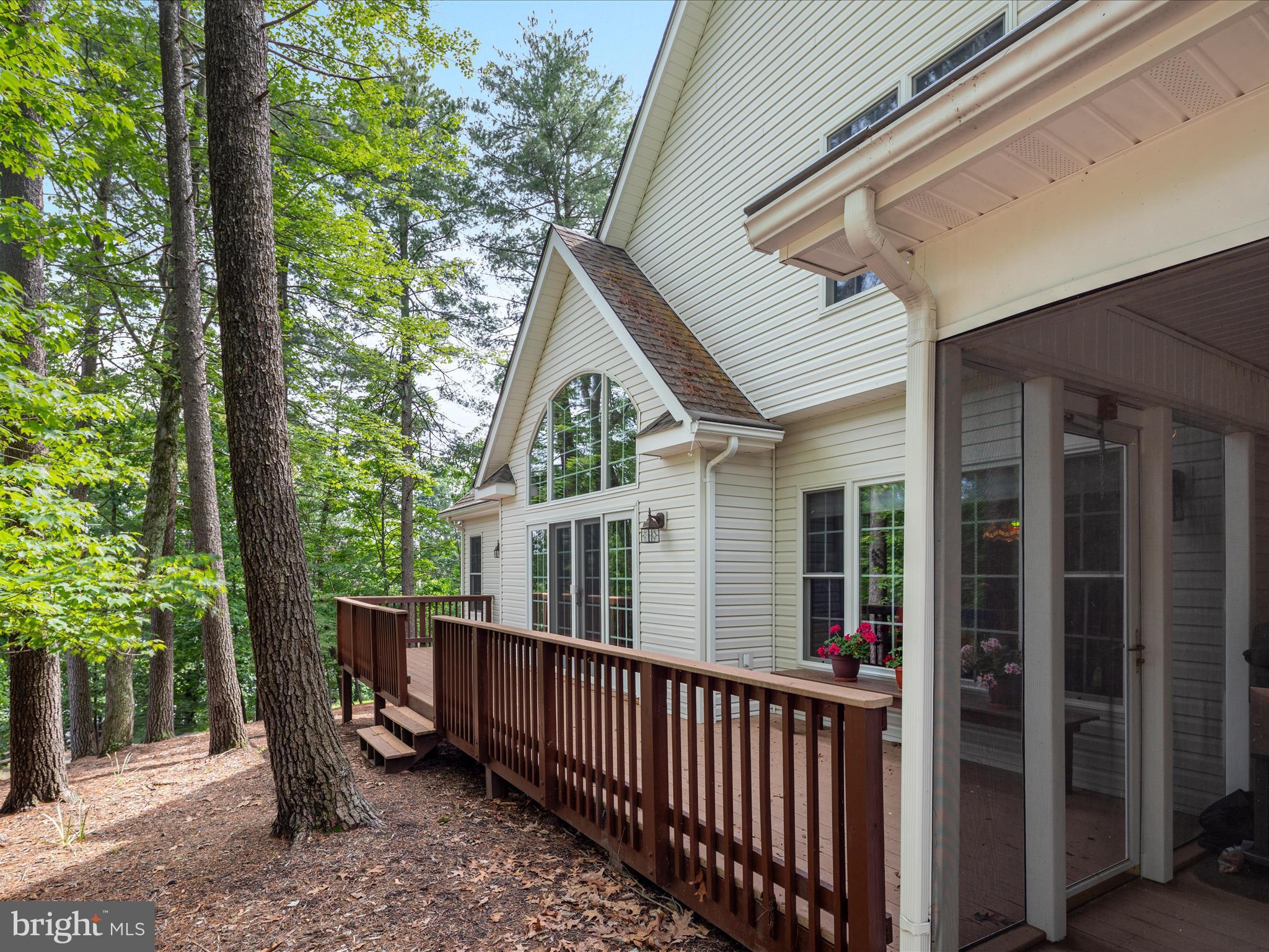 228 SUNSET CIRCLE