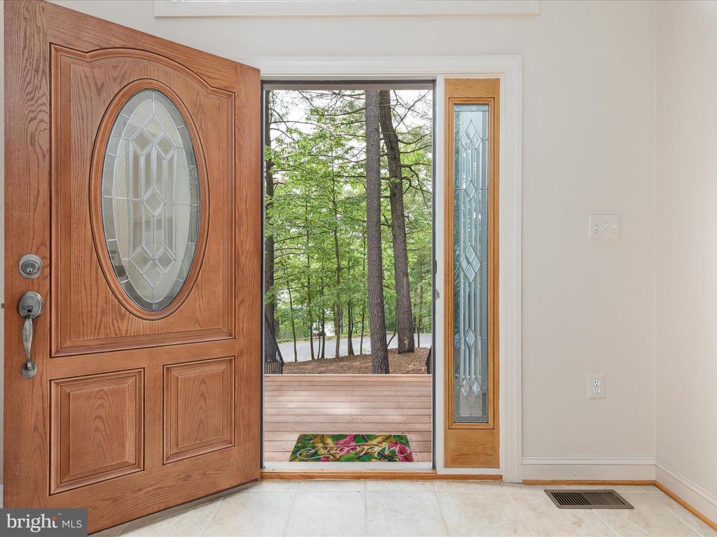 228 SUNSET CIRCLE