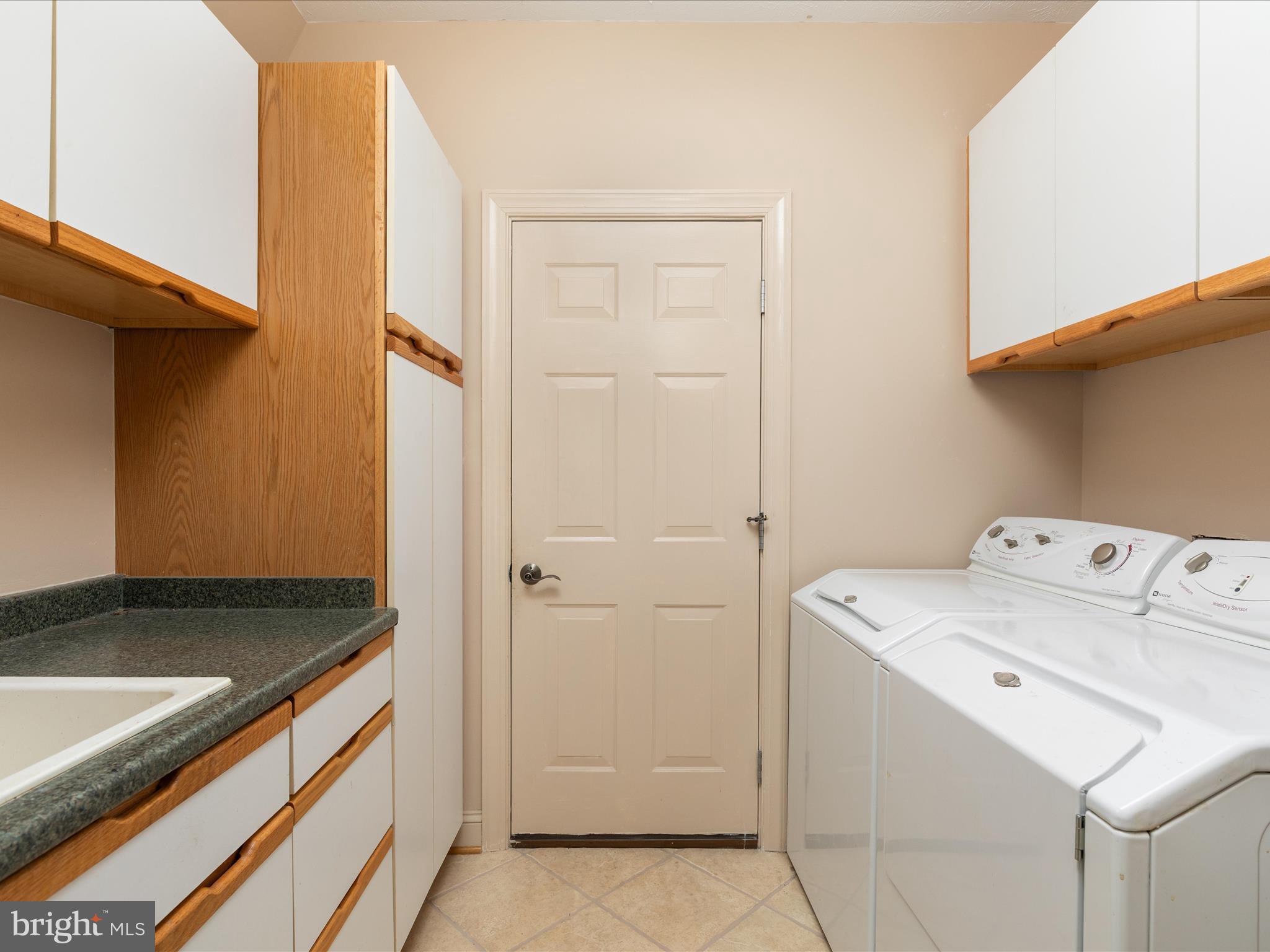 228 SUNSET CIRCLE