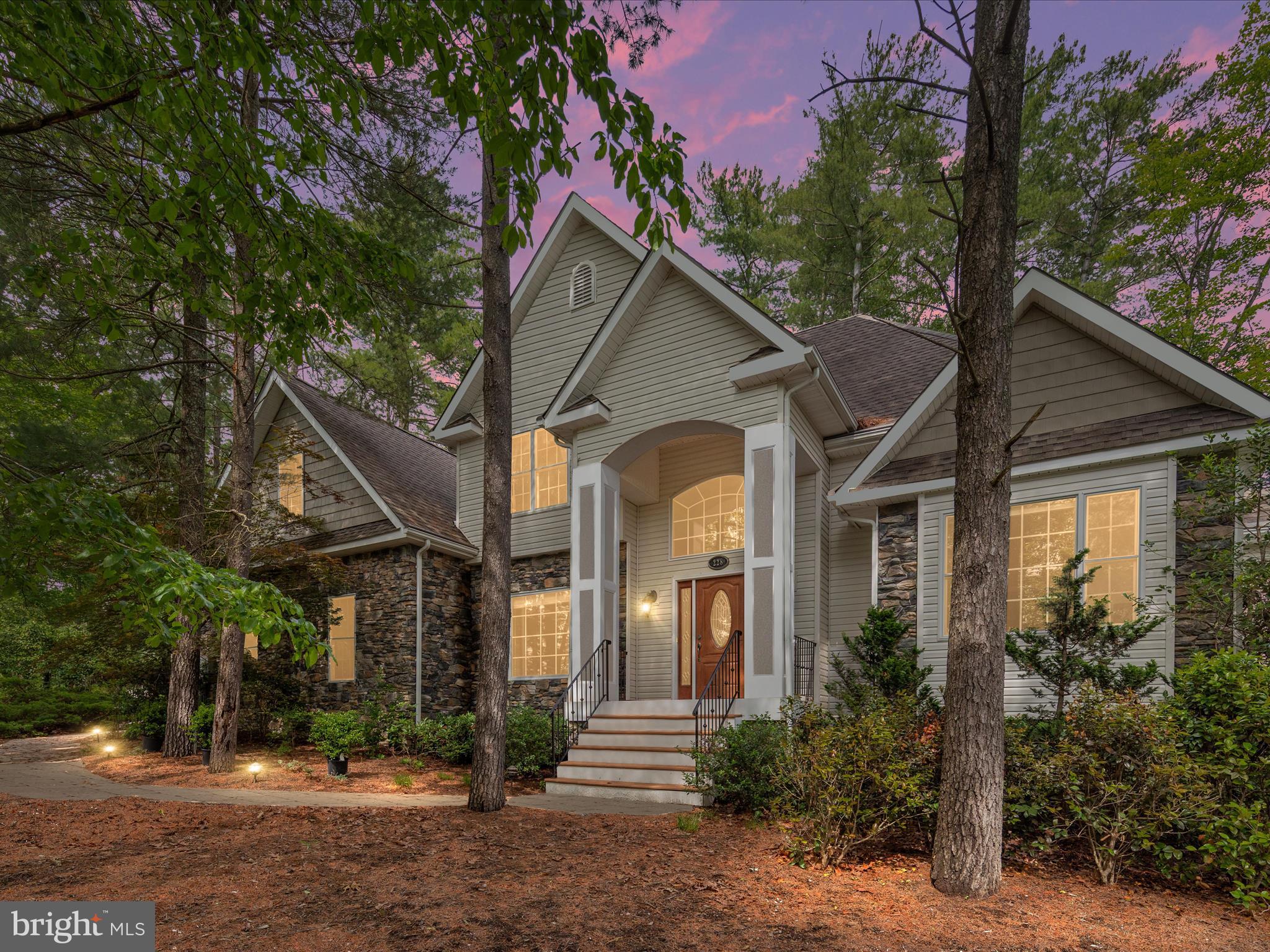 228 SUNSET CIRCLE