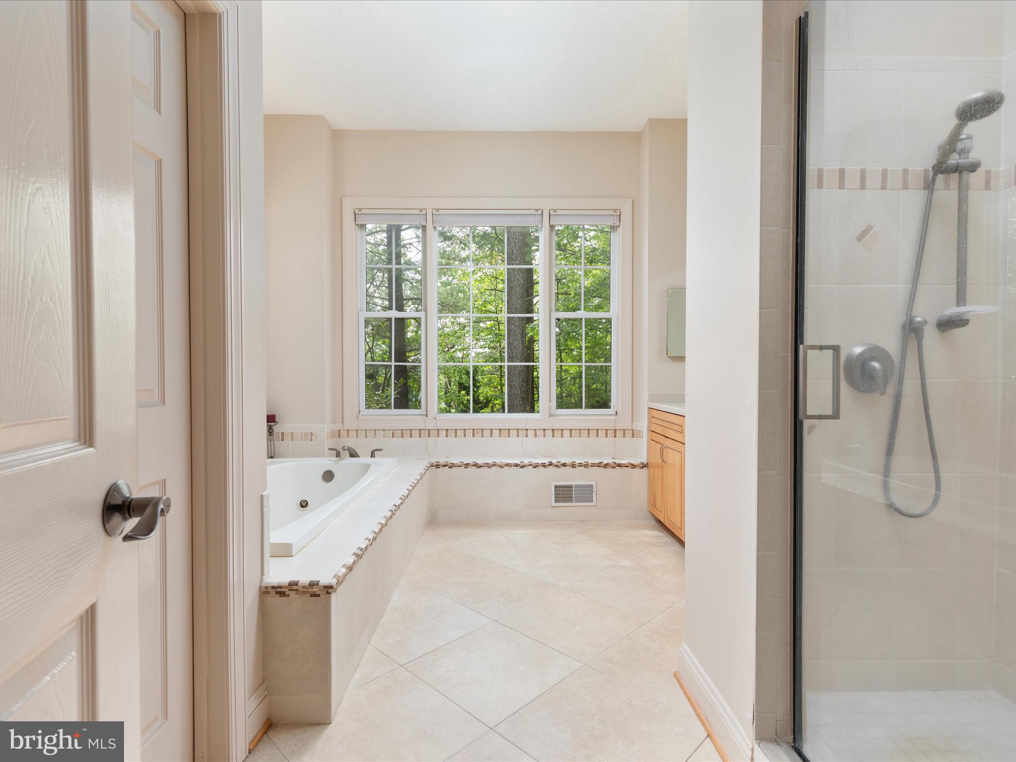 228 SUNSET CIRCLE