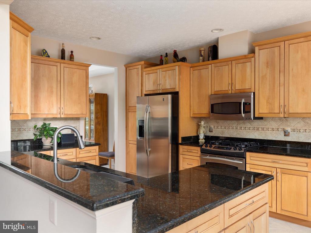 228 SUNSET CIRCLE