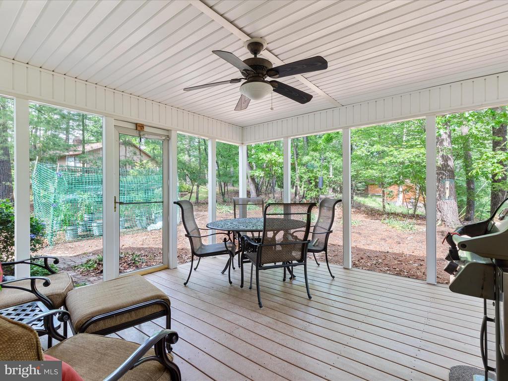 228 SUNSET CIRCLE