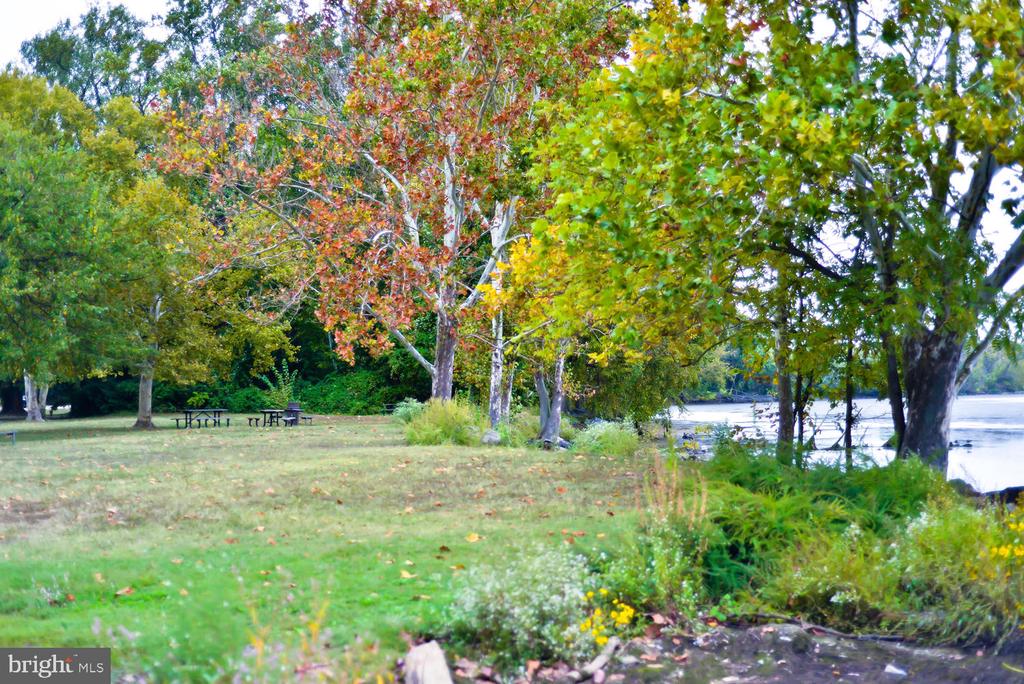 1304 BELLE VIEW BOULEVARD Unit: B1
