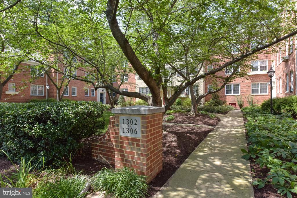 1304 BELLE VIEW BOULEVARD Unit: B1