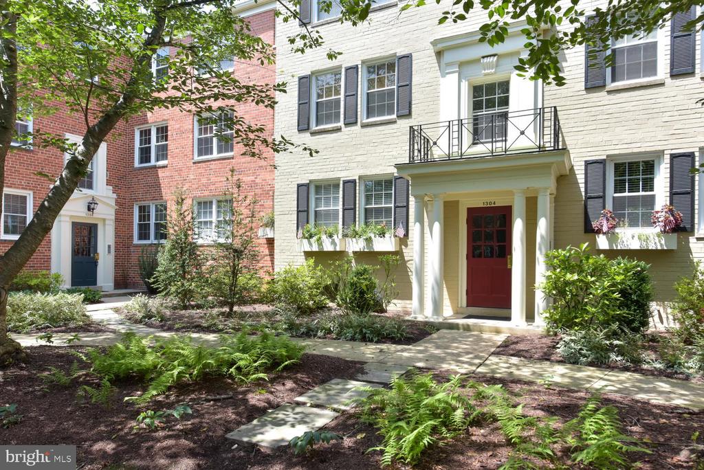 1304 BELLE VIEW BOULEVARD Unit: B1