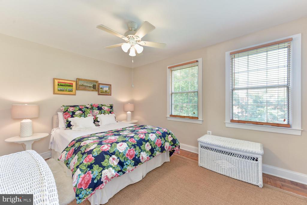1304 BELLE VIEW BOULEVARD Unit: B1