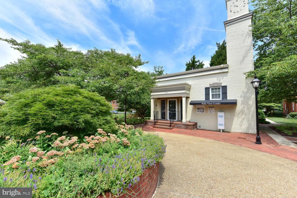 1304 BELLE VIEW BOULEVARD Unit: B1