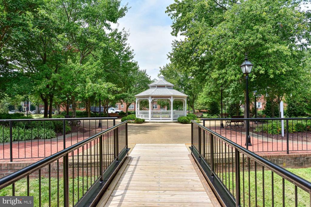 1304 BELLE VIEW BOULEVARD Unit: B1