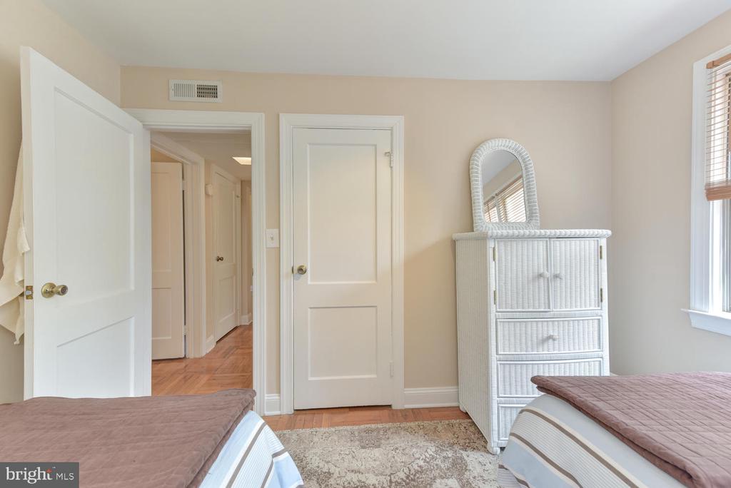 1304 BELLE VIEW BOULEVARD Unit: B1