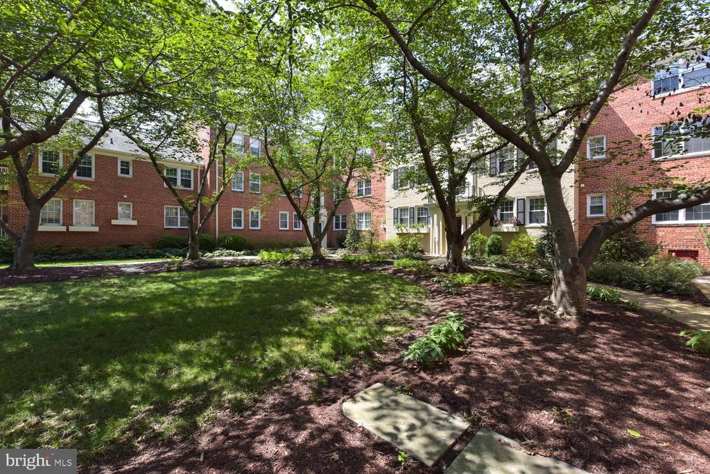 1304 BELLE VIEW BOULEVARD Unit: B1