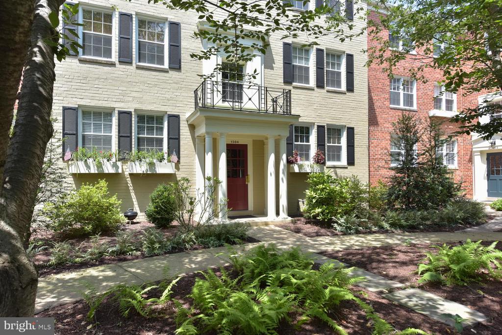 1304 BELLE VIEW BOULEVARD Unit: B1
