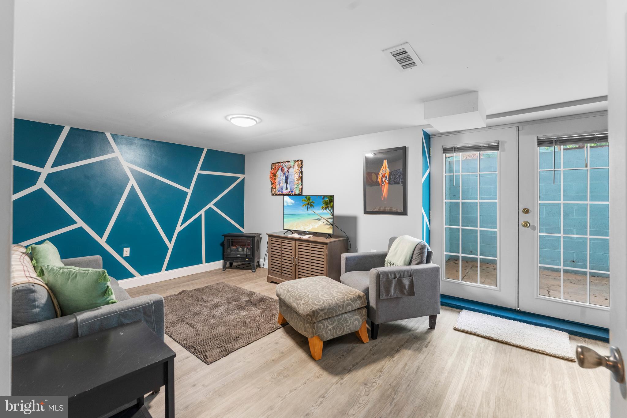 3519 OAKWOOD LANE