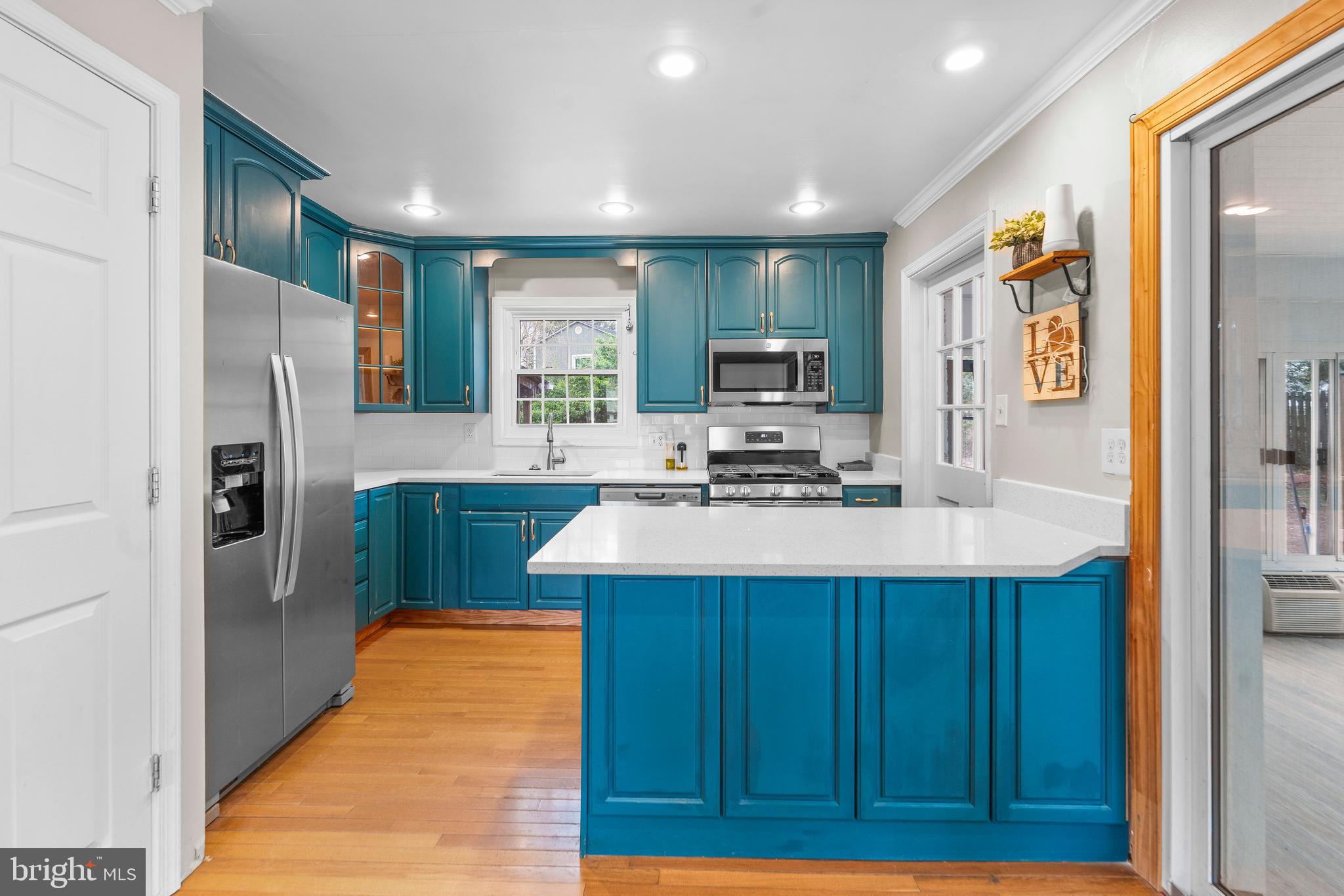 3519 OAKWOOD LANE