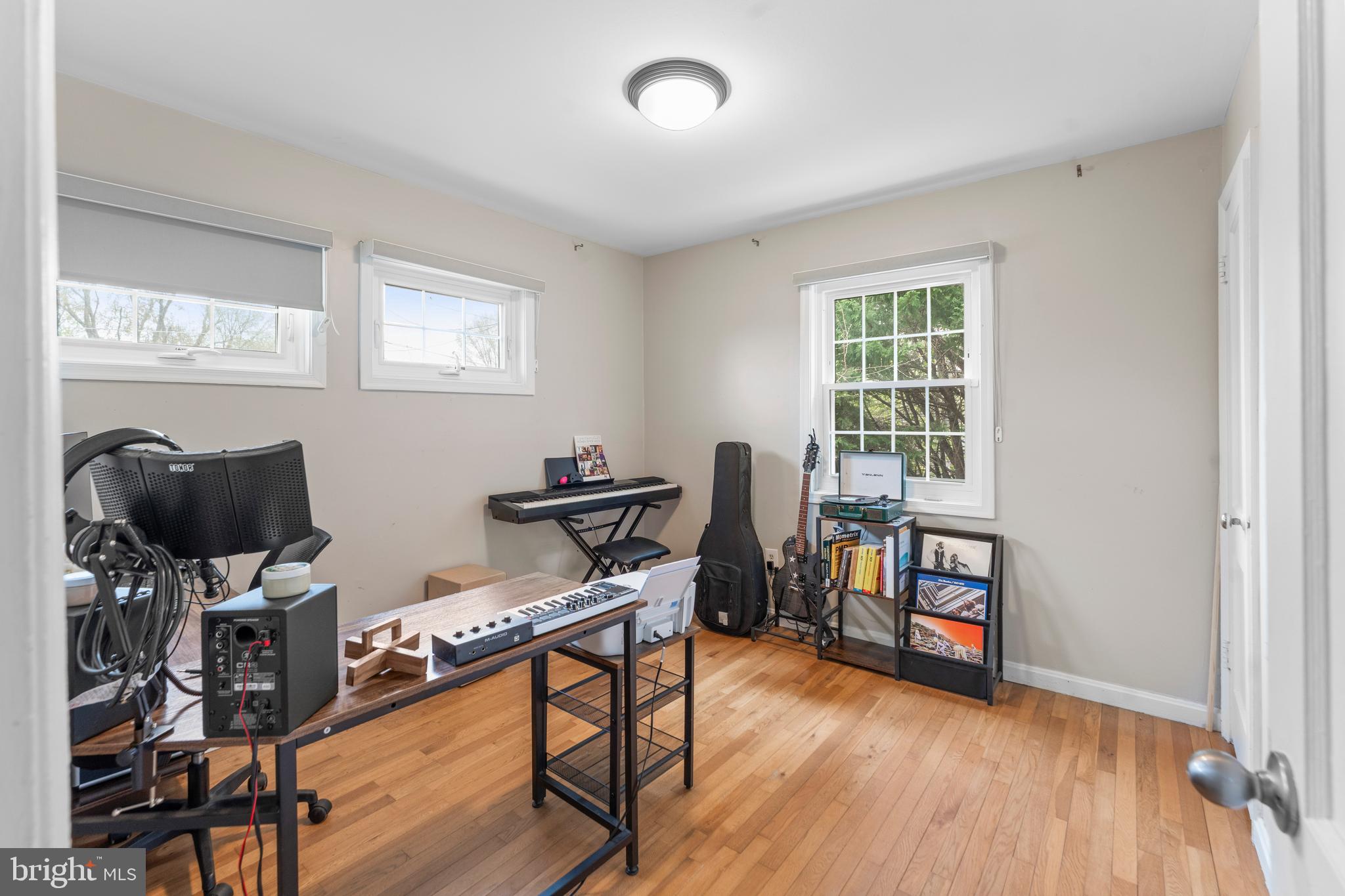 3519 OAKWOOD LANE
