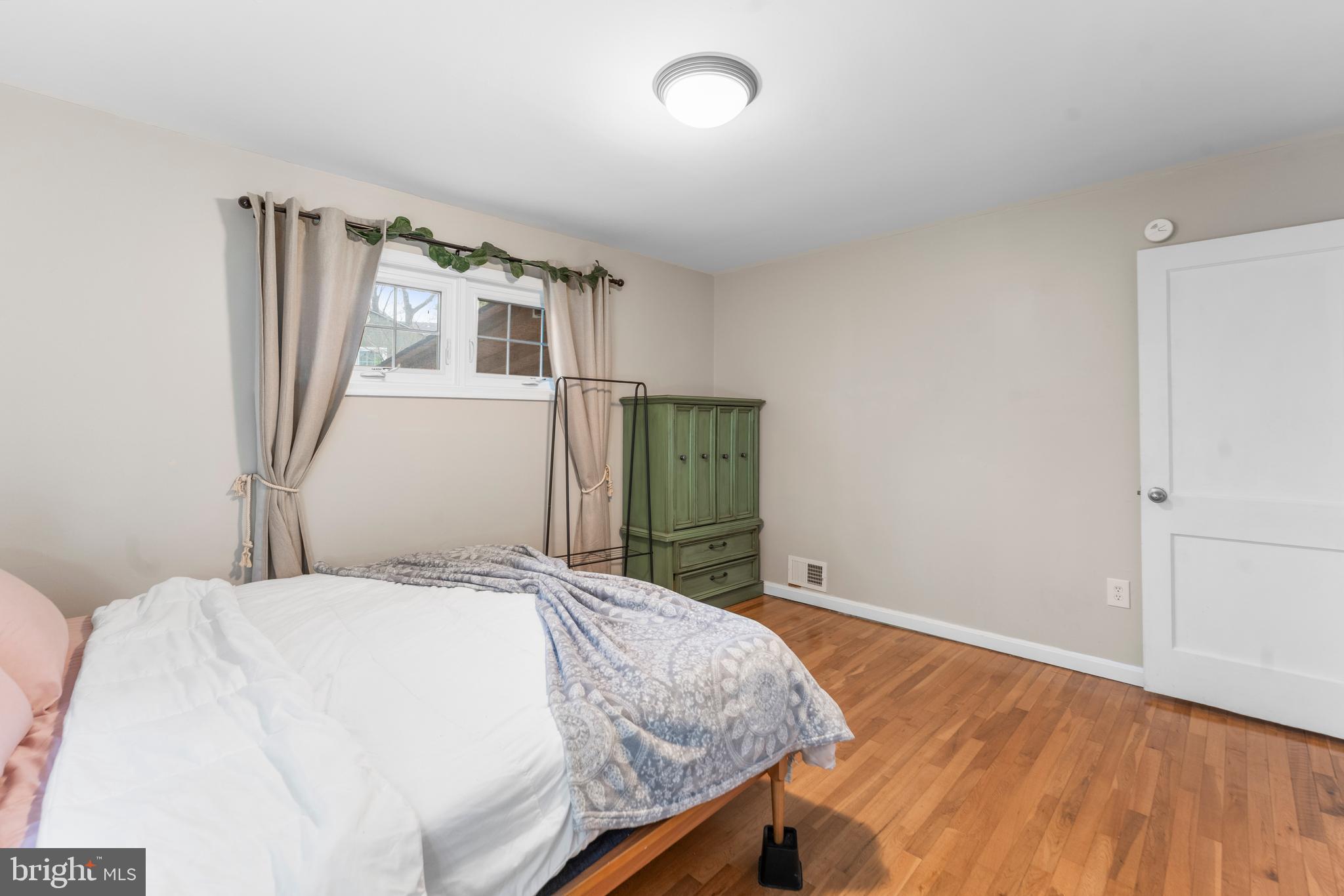 3519 OAKWOOD LANE