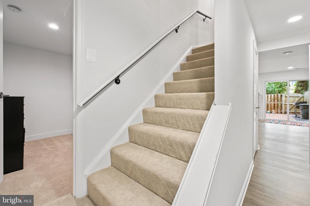 7460 FOUNTAIN HEAD DRIVE