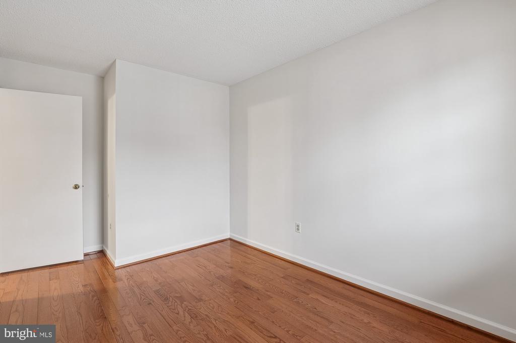 2396 BRANLEIGH PARK COURT