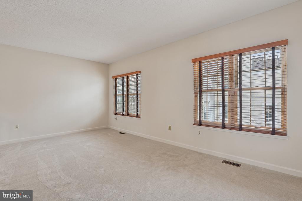 2396 BRANLEIGH PARK COURT