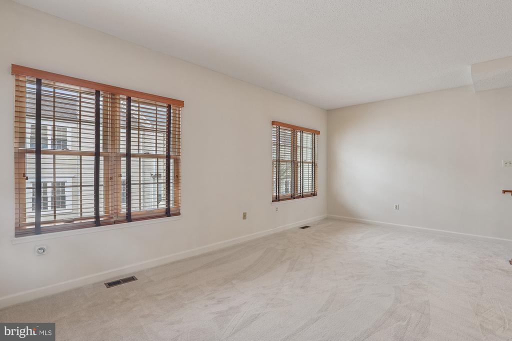 2396 BRANLEIGH PARK COURT