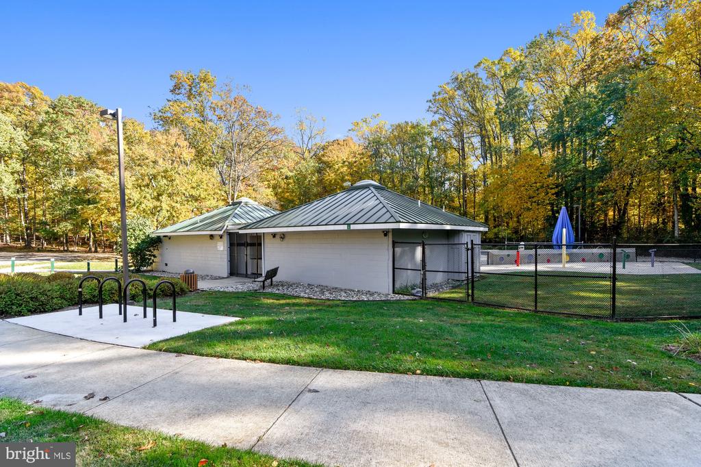 2396 BRANLEIGH PARK COURT