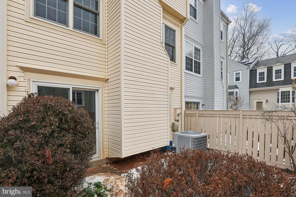 2396 BRANLEIGH PARK COURT